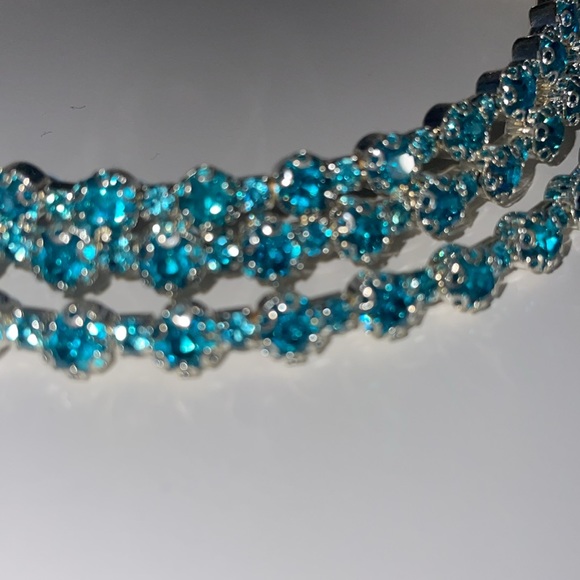 Multilayer Rhinestone Crystal Necklace - Picture 2 of 3